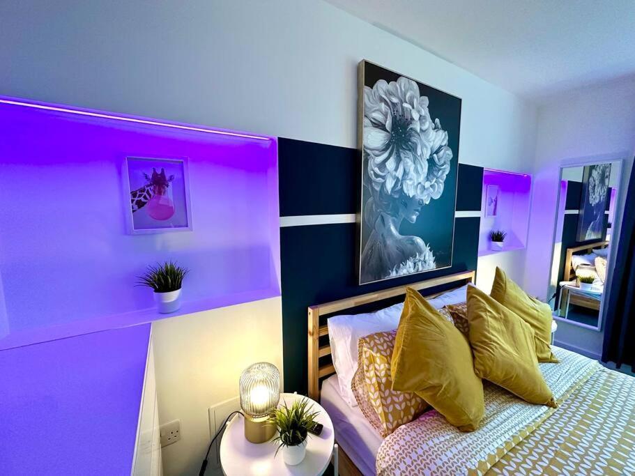 Massive New 8 Bedroom House Sleeps Up To 21 - Accepts Groups - Great Location - Free Parking - Fast Wifi - Smart Tvs - Sleeps Up To 21 People - Close To Bournemouth & Poole Town Centre & Sandbanks Kültér fotó