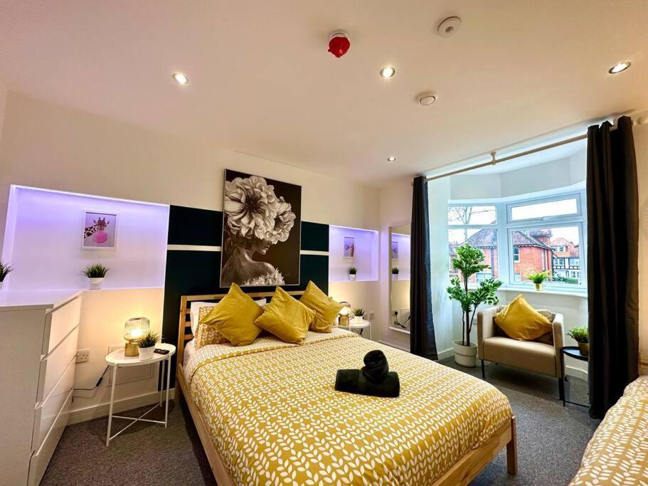 Massive New 8 Bedroom House Sleeps Up To 21 - Accepts Groups - Great Location - Free Parking - Fast Wifi - Smart Tvs - Sleeps Up To 21 People - Close To Bournemouth & Poole Town Centre & Sandbanks Kültér fotó